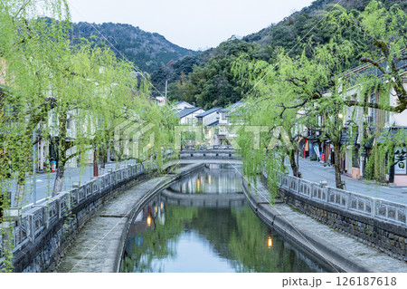 兵庫県豊岡市城崎町 風情漂う城崎温泉の町並み 兵庫県豊岡市城崎町 風情漂う城崎温泉の町並み 126187618