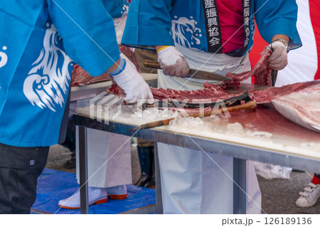 生マグロの解体ショー 生マグロの解体ショー 126189136