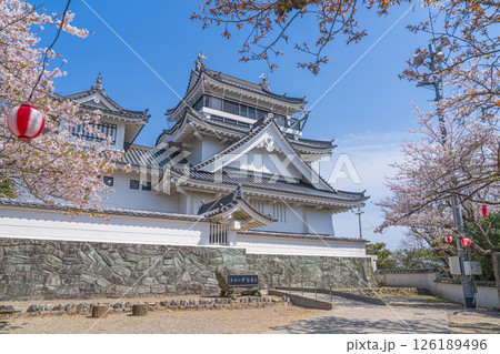 春の妙見山公園 桜に彩られたトリーデなると 春の妙見山公園 桜に彩られたトリーデなると 126189496