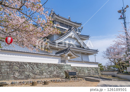 春の妙見山公園 桜に彩られたトリーデなると 春の妙見山公園 桜に彩られたトリーデなると 126189501