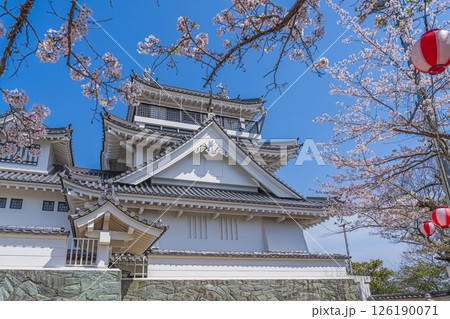 春の妙見山公園　桜に彩られたトリーデなると 126190071