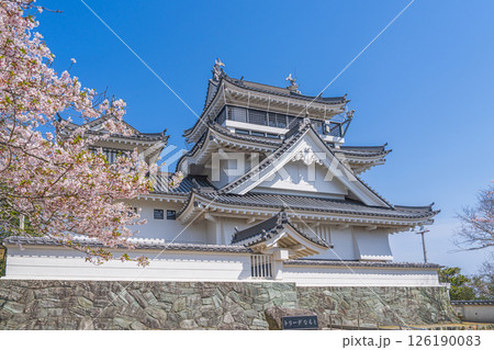 春の妙見山公園　桜に彩られたトリーデなると 126190083