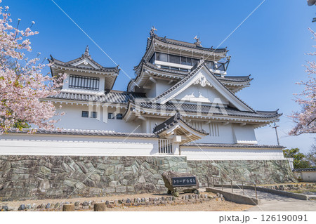 春の妙見山公園 桜に彩られたトリーデなると 春の妙見山公園 桜に彩られたトリーデなると 126190091