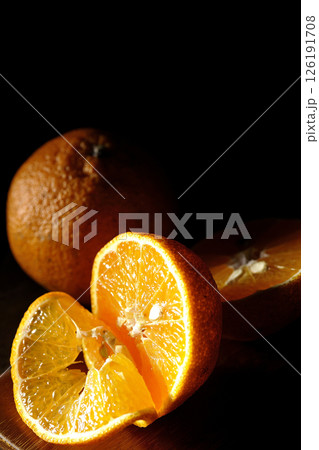 薄くスライスされてる小玉の不知火 126191708