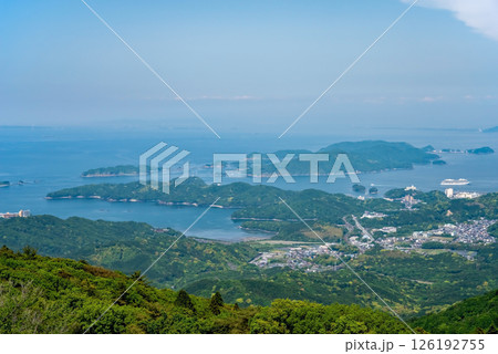 伊勢志摩スカイライン 朝熊山頂展望台 朝熊山自然歩道から眺める鳥羽の海 126192755