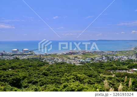 中城城跡・城跡からの眺め(沖縄県・中頭郡北中城村) 中城城跡・城跡からの眺め(沖縄県・中頭郡北中城村) 126193324