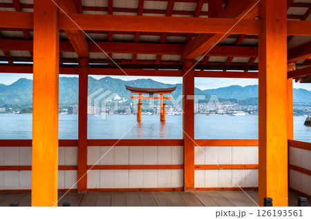 Itsukushima Shrine and iconic torii gate on Miyajima island, Japan Itsukushima Shrine and iconic torii gate on Miyajima island, Japan 126193561
