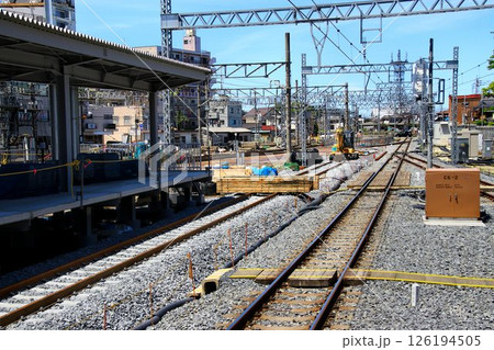 旧1番線ホームが高架化に向け姿を変える… 仮設下り線『春日部駅』新3・4番線 126194505