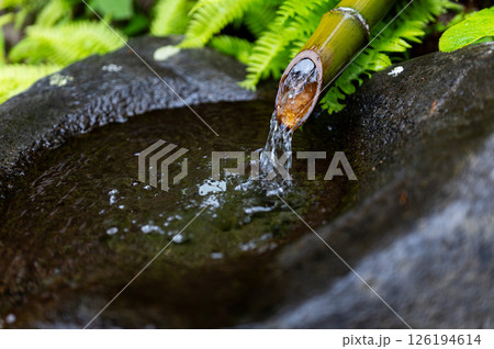 ししおどしと水 126194614