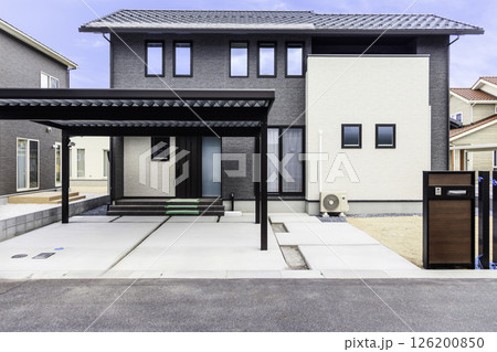 完成前の新築住宅 126200850