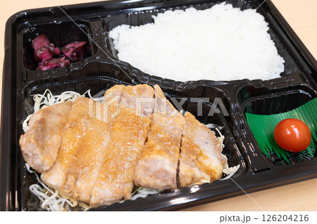 豚肉生姜焼き弁当 126204216