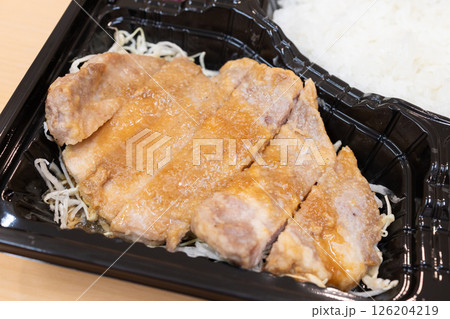 豚肉生姜焼き弁当 126204219