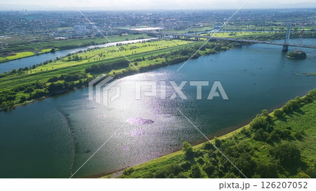 空撮「埼玉県」ドローンで彩湖周辺を撮影　戸田市 126207052