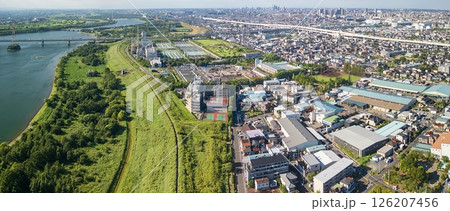 空撮「埼玉県」ドローンで荒川上から戸田市方向を撮影 空撮「埼玉県」ドローンで荒川上から戸田市方向を撮影 126207456