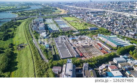 空撮「埼玉県」ドローンで荒川上から戸田市方向を撮影 126207460