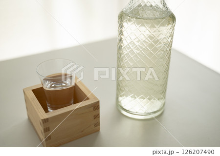 日本酒を楽しむ 日本酒を楽しむ 126207490