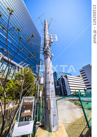 日本の東京都市景観 街中の防災…。住友不動産浜離宮ビル近くにある消防隊専用無線機接続端子などを望む 日本の東京都市景観 街中の防災…。住友不動産浜離宮ビル近くにある消防隊専用無線機接続端子などを望む 126208513