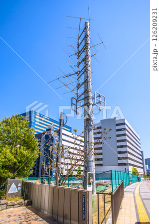 日本の東京都市景観 街中の防災…。住友不動産浜離宮ビル近くにある消防隊専用無線機接続端子などを望む 日本の東京都市景観 街中の防災…。住友不動産浜離宮ビル近くにある消防隊専用無線機接続端子などを望む 126209231