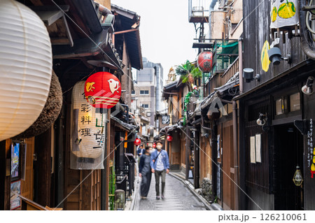 《京都府》先斗町・古都の歓楽街 126210061