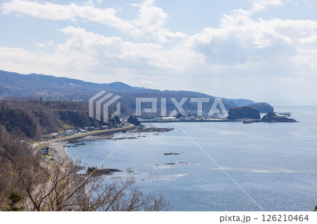 知床半島プユニ岬展望台から見たウトロ付近 126210464