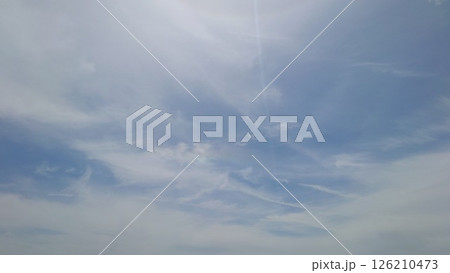青空に浮かぶ雲 126210473