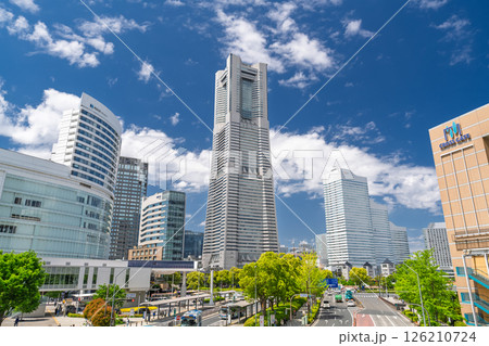 《神奈川県》晴天の横浜みなとみらい 126210724