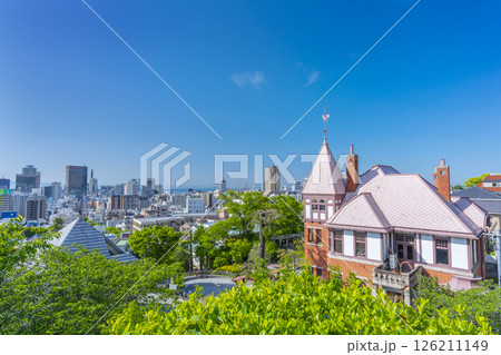 北野天満神社から見下ろす神戸異人館周辺の都市風景 北野天満神社から見下ろす神戸異人館周辺の都市風景 126211149