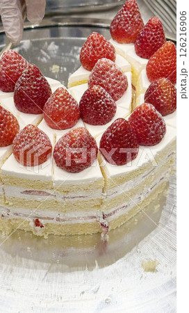 ショートケーキパーティ　いちごケーキ 126216906