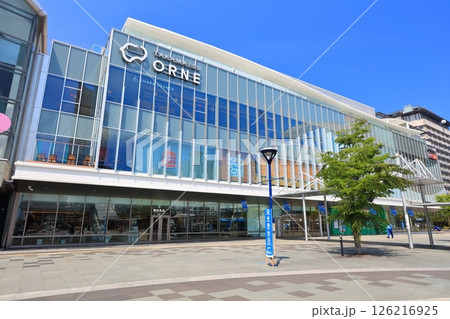 【香川県】サンポート高松にある高松新駅ビル(TAKAMATSU ORNE) 【香川県】サンポート高松にある高松新駅ビル(TAKAMATSU ORNE) 126216925