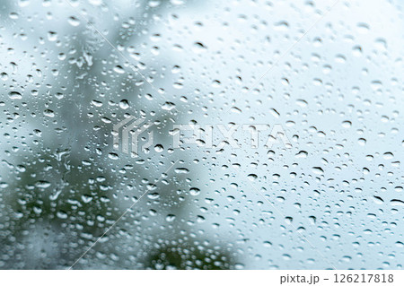 【梅雨素材】車のフロントガラスに付く水滴【長野県】 126217818