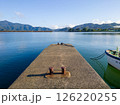 防波堤から見える青い海と空 126220255