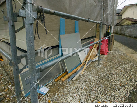 住宅の建設現場のイメージ 126220339