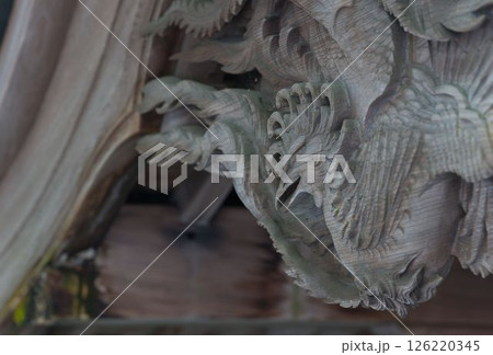 箱根旅館破風彫刻の鳳凰 126220345