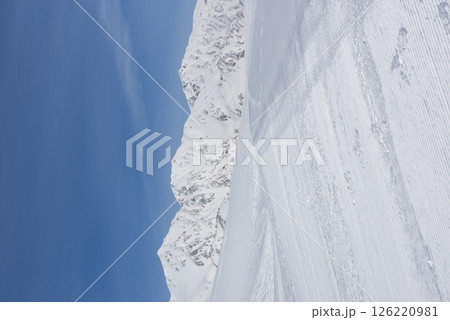 長野県白馬村八方尾根から望む白馬三山 126220981