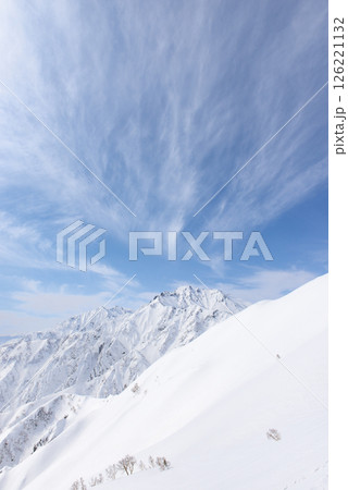 長野県白馬村八方尾根から望む五竜岳と鹿島槍ヶ岳 長野県白馬村八方尾根から望む五竜岳と鹿島槍ヶ岳 126221132