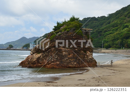 弁天島（稲佐の浜／島根県出雲市大社町） 126222351