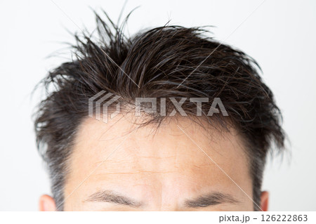 ミドル男性の髪の毛 126222863
