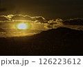 沈む太陽 126223612