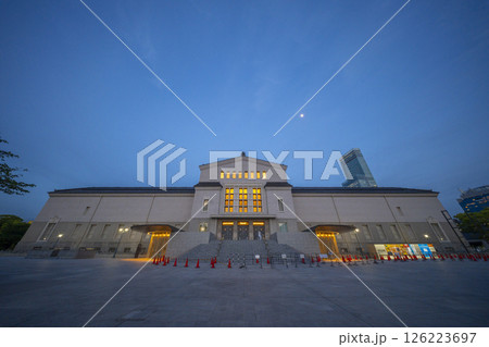 日暮れ時の大阪市立美術館 日暮れ時の大阪市立美術館 126223697