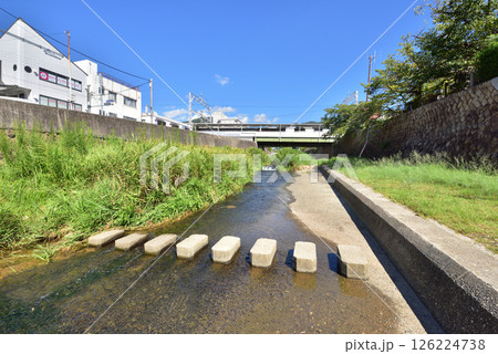 阪急芦屋川駅近くの飛石　芦屋川　飛び石　芦屋川風景　 126224738