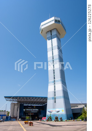 国営木曽三川公園「木曽三川公園センター」南ゾーンから望む展望タワー 国営木曽三川公園「木曽三川公園センター」南ゾーンから望む展望タワー 126225278