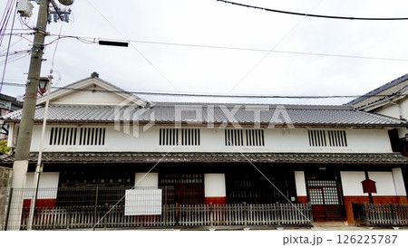 旧枚方宿問屋役人 旧木南家住宅が見える風景　大阪府枚方市三矢町 126225787