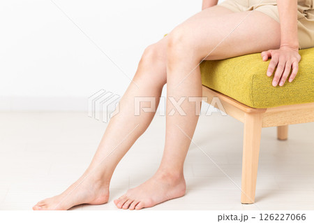 ミドル女性の生足 ミドル女性の生足 126227066