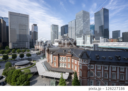 東京駅丸の内口の風景 126227186
