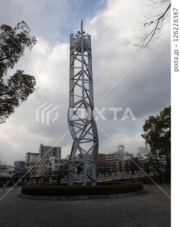 広島市中区にあり原爆死没者の慰霊と世界恒久平和を祈念して開設された市民公園である広島平和記念公園 126228367