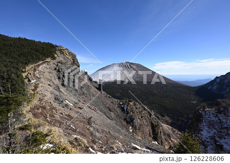 冬の黒斑山登山、浅間山、群馬県、長野県 冬の黒斑山登山、浅間山、群馬県、長野県 126228606