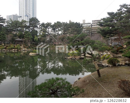 広島県広島市中区にあり江戸時代初頭に広島藩主浅野長晟が別邸の庭園として築成した大名庭園である縮景園 126228632
