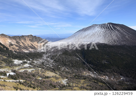 冬の黒斑山登山、浅間山、群馬県、長野県 冬の黒斑山登山、浅間山、群馬県、長野県 126229459