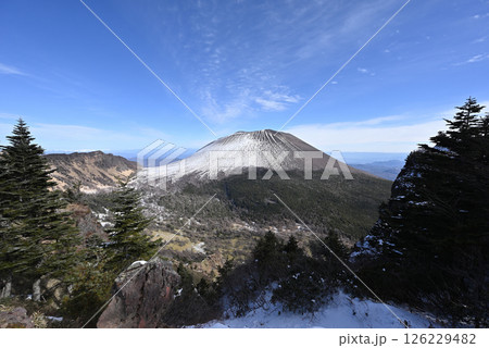 冬の黒斑山登山、浅間山、群馬県、長野県 冬の黒斑山登山、浅間山、群馬県、長野県 126229482