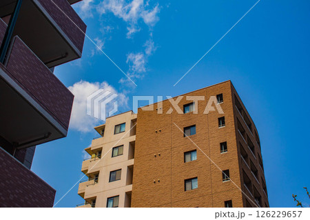 【京都風景】堀川通りの空とビル群 126229657